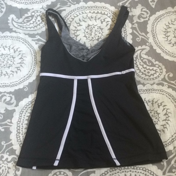 Black lululemon top - Picture 2 of 5